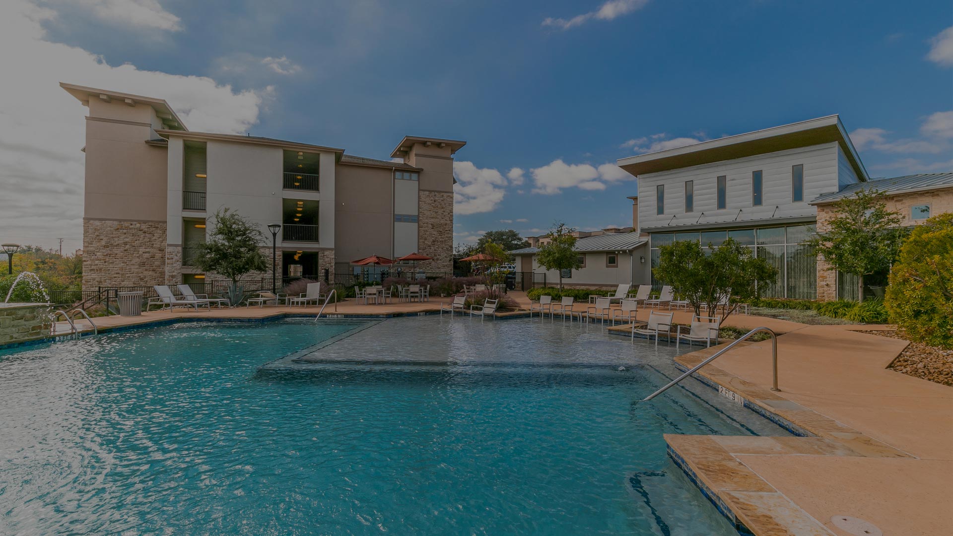 The Summit at Rivery Park Apartments